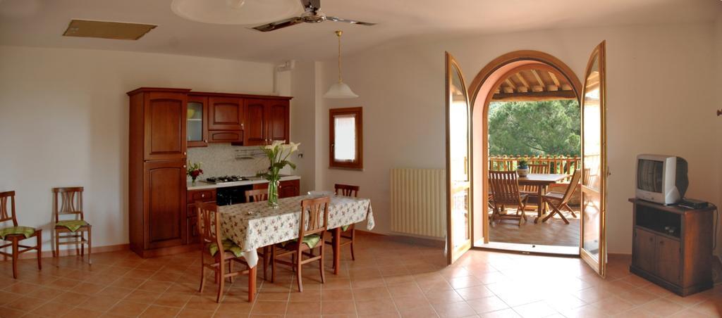Agriturismo Podere Gozzuto Gavorrano Ruang foto